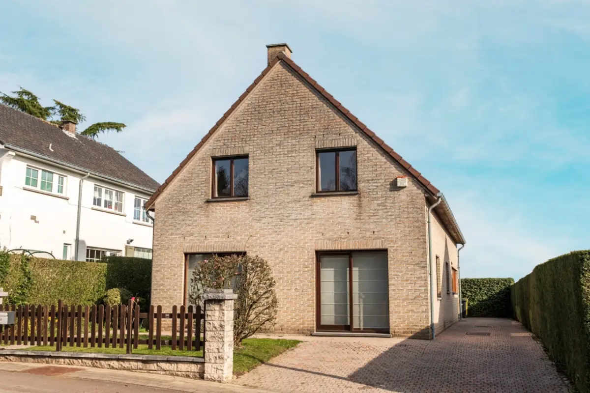 Huis te  koop in Wezembeek-Oppem 1970 765000.00€ 5 slaapkamers 213.00m² - Zoekertje 710542