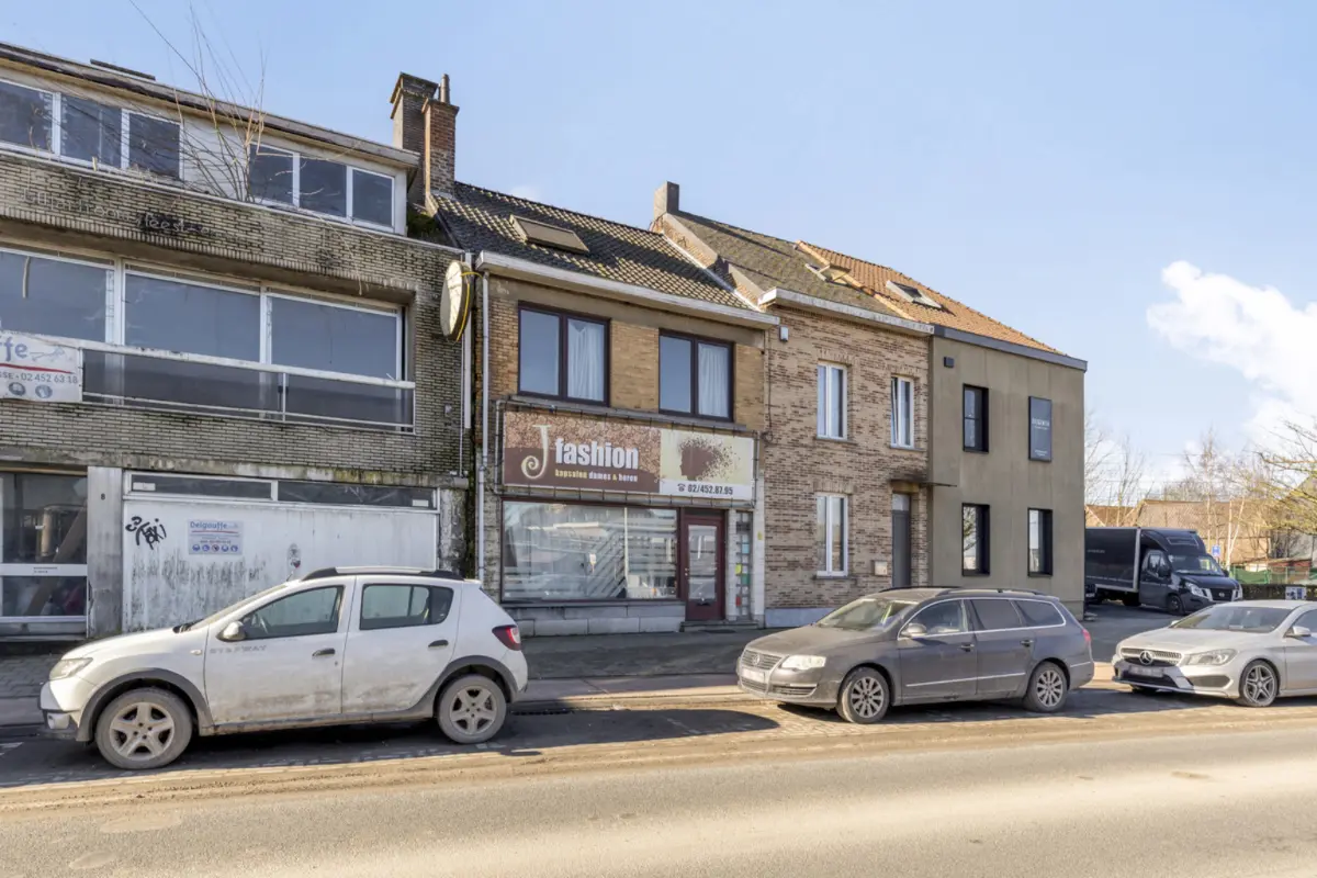 Handelszaak te  koop in Asse 1730 274750.00€  slaapkamers 183.00m² - Zoekertje 711890