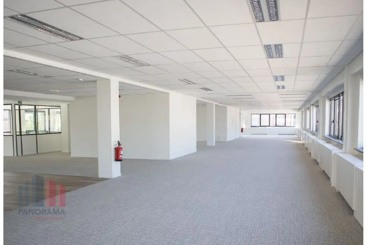 Commerce à vendre à Ruisbroek 1601 583000.00€  chambres 587.00m² - Annonce 713513