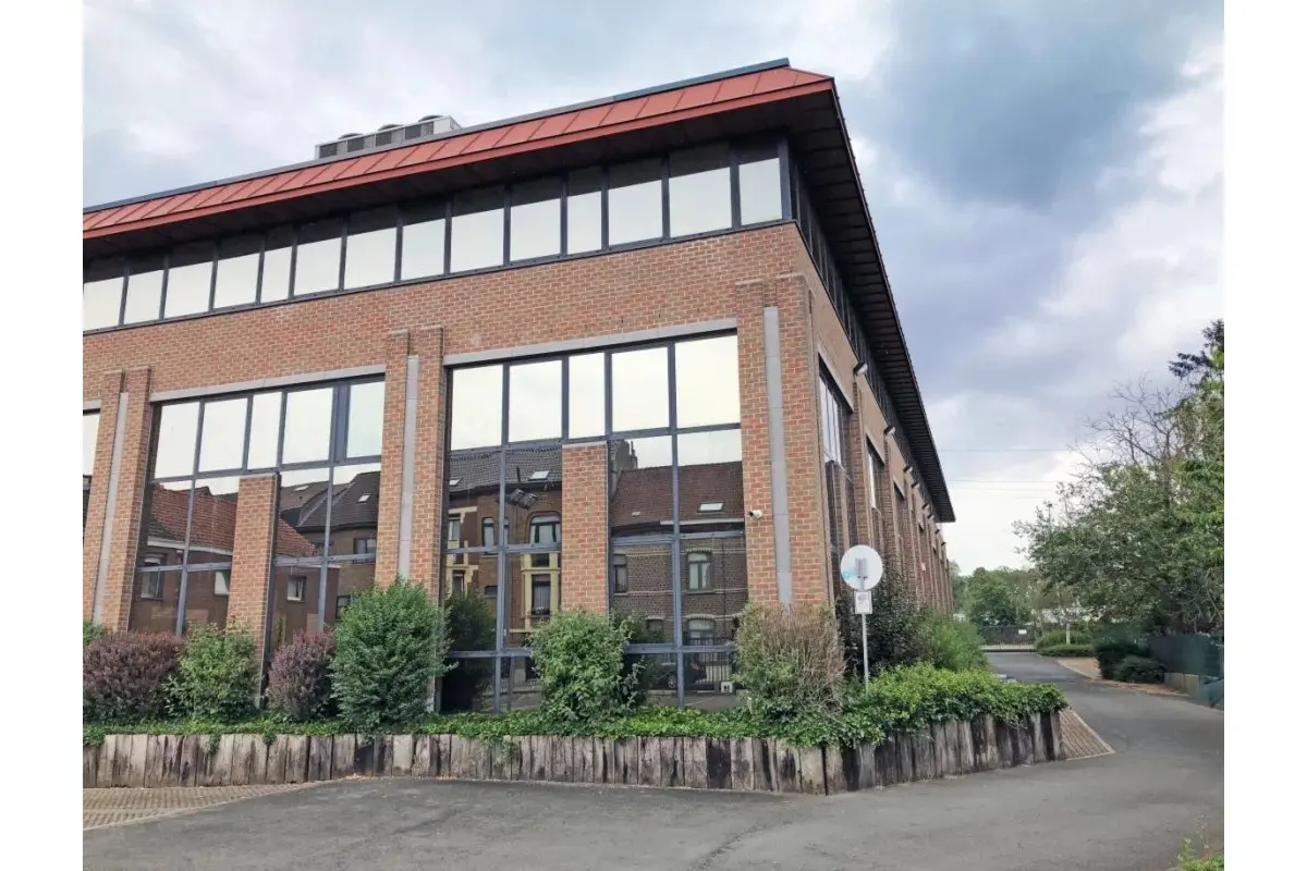 Handelszaak te  huur in Ruisbroek 1601 7767.00€  slaapkamers 932.00m² - Zoekertje 713509