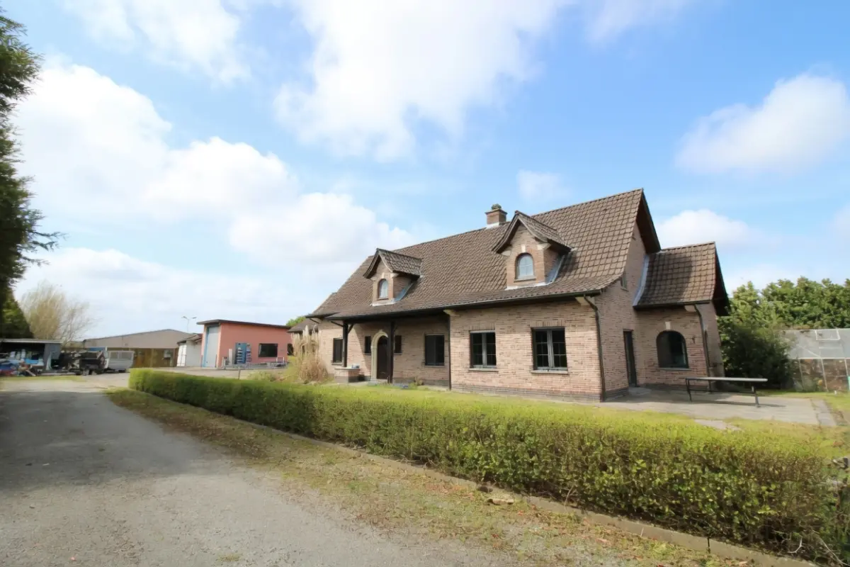 Huis te  koop in Opwijk 1745 525000.00€ 5 slaapkamers 364.00m² - Zoekertje 713191