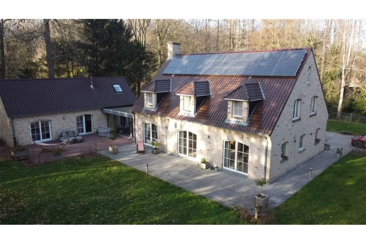 Villa te  in Bierghes 1430 875000.00€ 5 slaapkamers 330.00m² - Zoekertje 713515