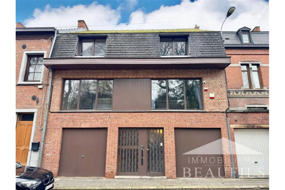Huis te  in La Hestre 7170 300000.00€ 4 slaapkamers 150.00m² - Zoekertje 714050