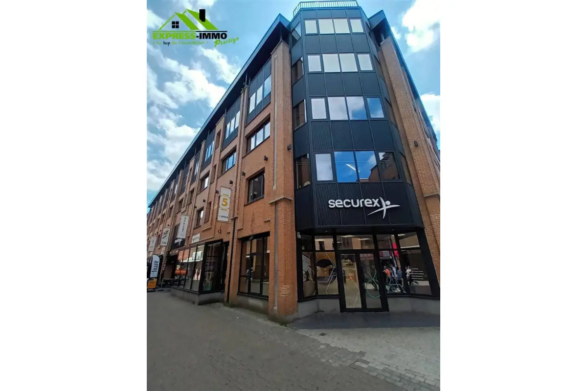 Handelszaak te  huur in Louvain-la-Neuve 1348 450.00€  slaapkamers 2500.00m² - Zoekertje 714509