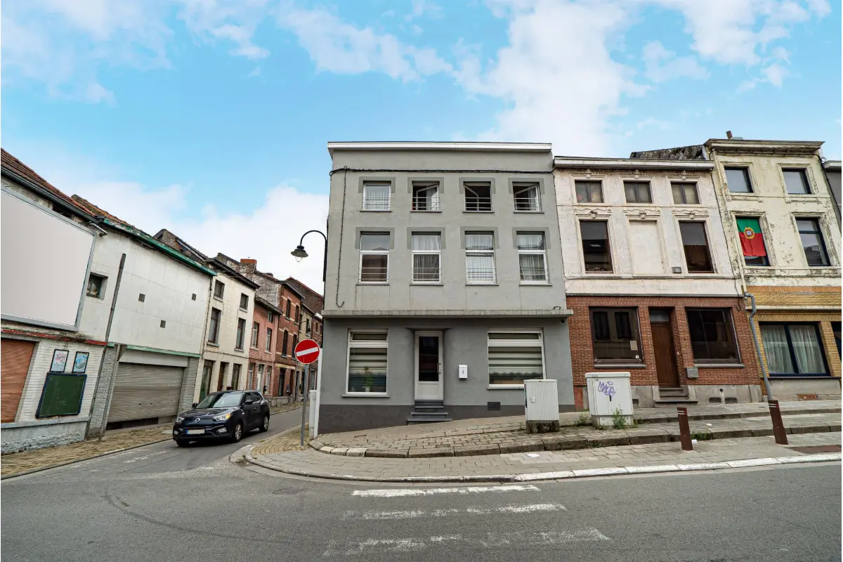 Appartementsgebouw te  in Gosselies 6041 390000.00€ 4 slaapkamers 369.00m² - Zoekertje 715231