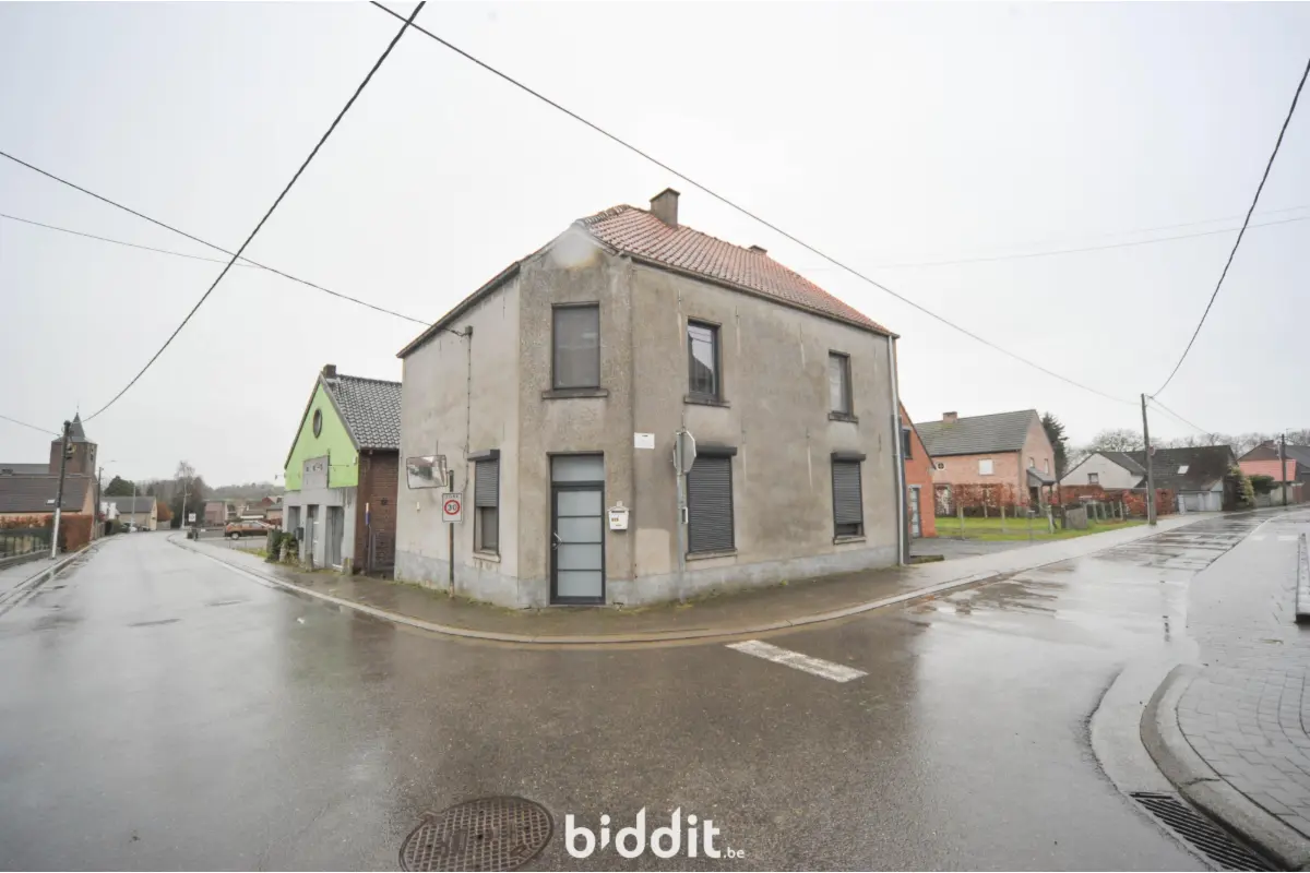 Maison à vendre à Biévène 1547 135000.00€ 3 chambres m² - Annonce 715121