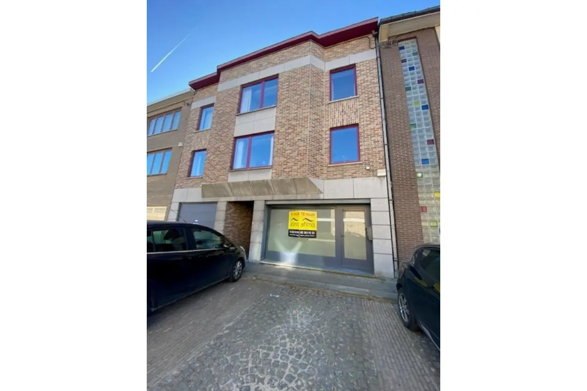 Commerce à louer à Huldenberg 3040 900.00€  chambres 50.00m² - Annonce 715476