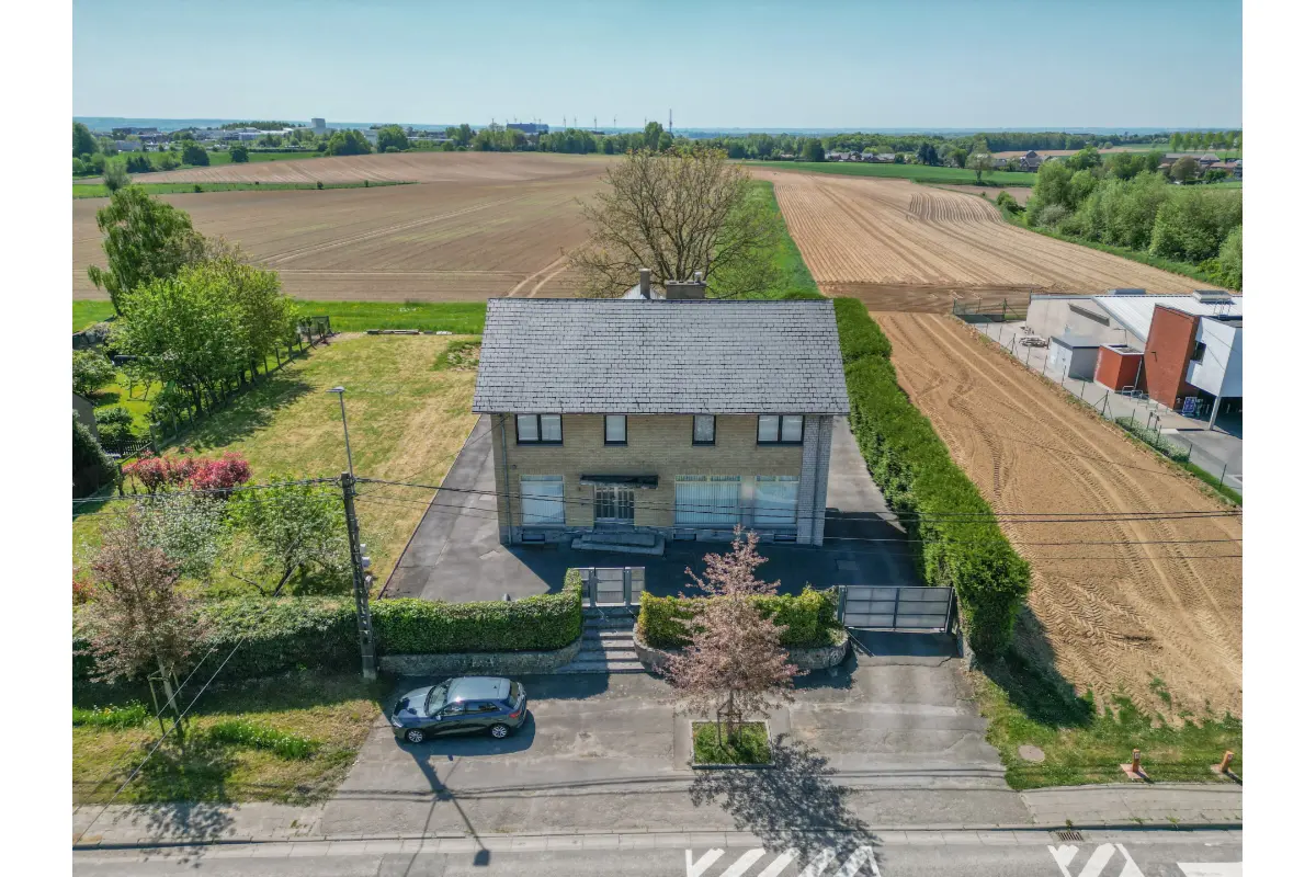 Mixgebouw te  in Le Roeulx 7070 599000.00€  slaapkamers 439.00m² - Zoekertje 714694