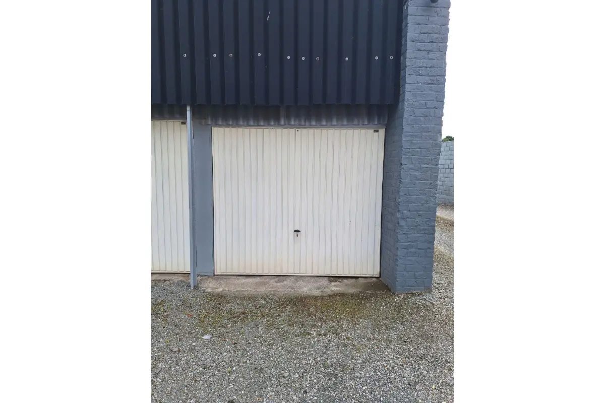Box te  koop in Lembeek 1502 13000.00€  slaapkamers m² - Zoekertje 796051
