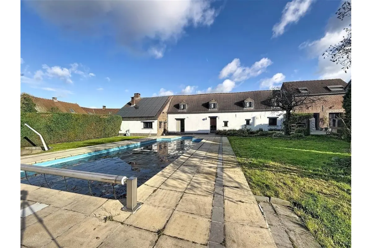 Huis te  in Hennuyères 7090 549000.00€ 2 slaapkamers 180.00m² - Zoekertje 716554