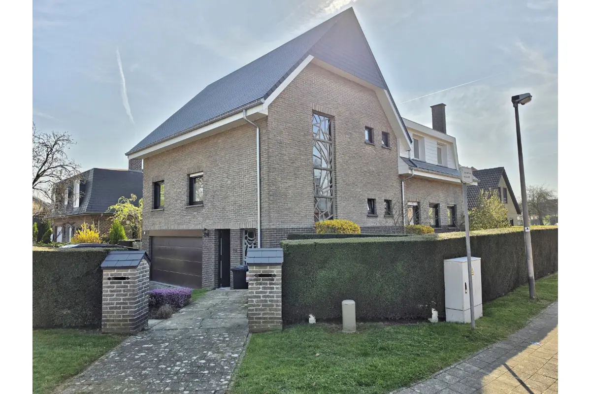 Maison à louer à Kraainem 1950 3450.00€ 6 chambres 225.00m² - Annonce 717741