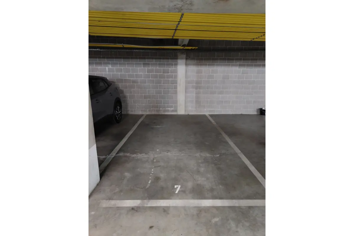 Parking / garage à louer à Opwijk 1745 75.00€  chambres m² - Annonce 718835