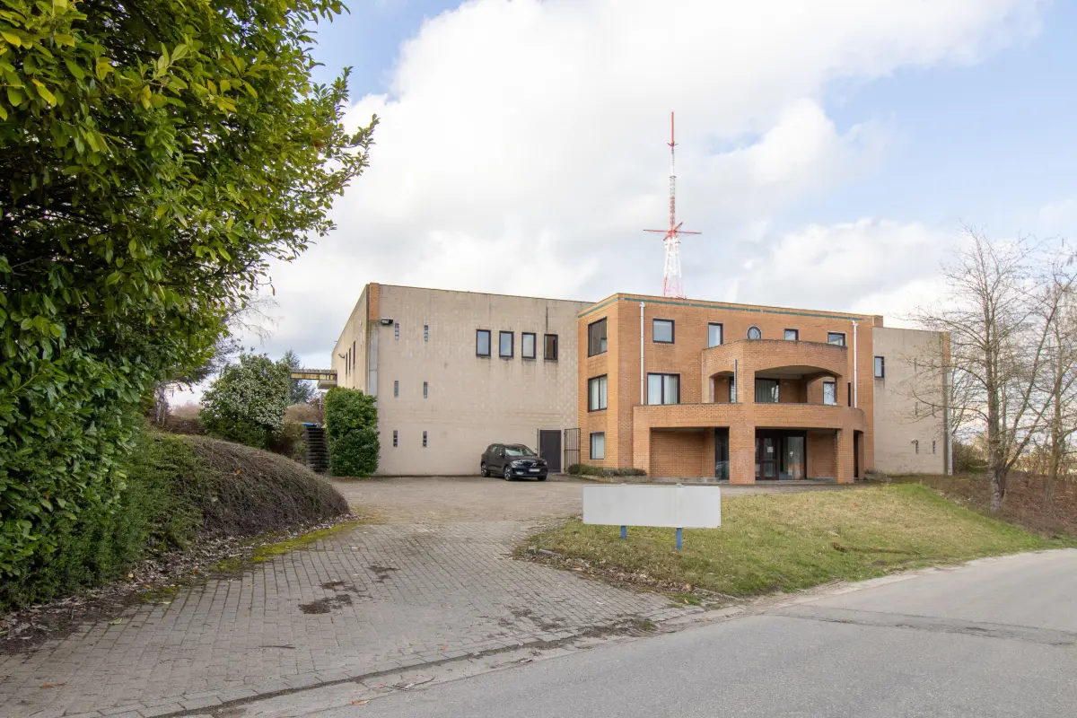 Handelszaak te  koop in Waver 1300 2200000.00€  slaapkamers 1770.00m² - Zoekertje 718407