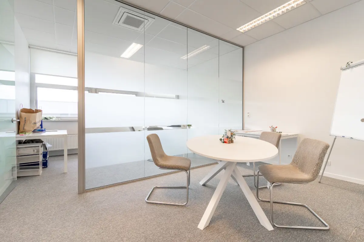 Handelszaak te  huur in Mont-Saint-Guibert 1435 1300.00€  slaapkamers 110.00m² - Zoekertje 718868