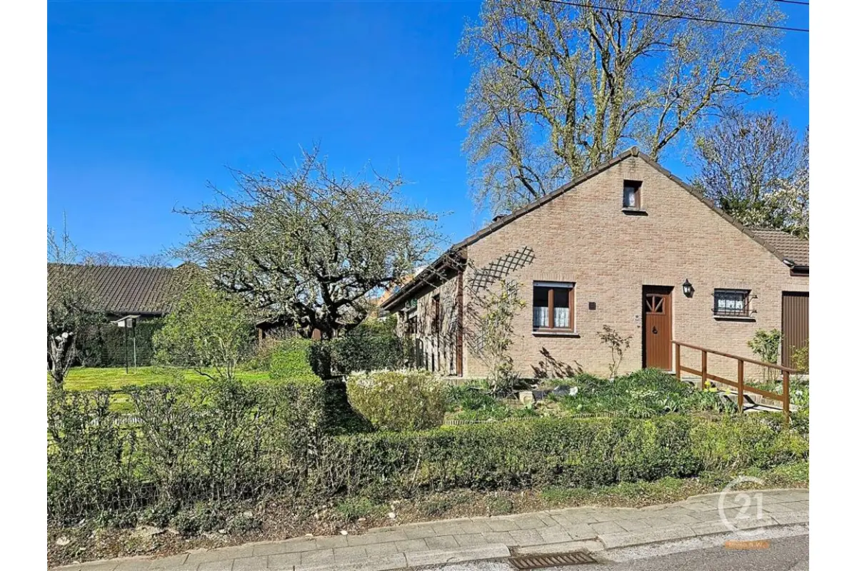 Huis te  koop in Genval 1332 390000.00€ 2 slaapkamers 91.00m² - Zoekertje 719954