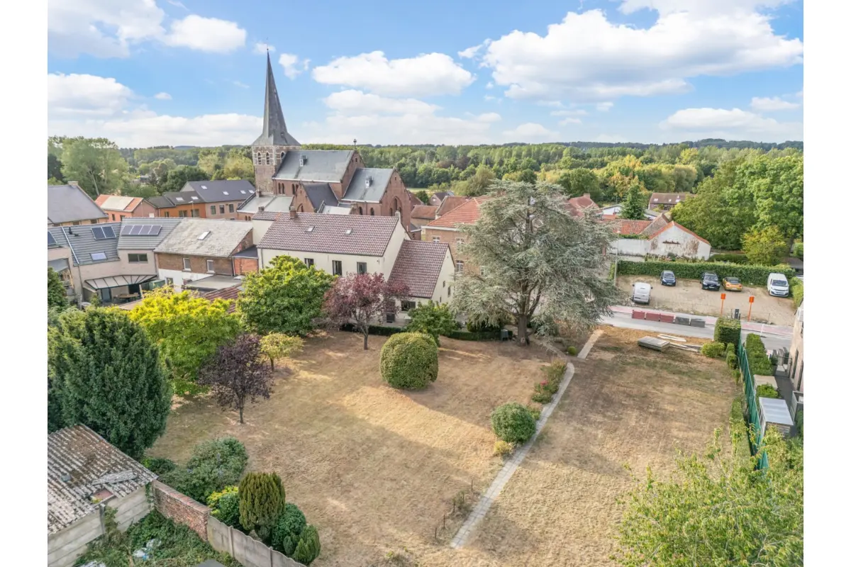Huis te  koop in Sint-Pieters-Rode 3220 450000.00€ 5 slaapkamers 303.00m² - Zoekertje 720083