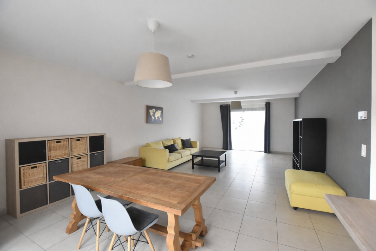 Huis te  in Zinnik 7060 1100.00€ 3 slaapkamers 130.00m² - Zoekertje 719530