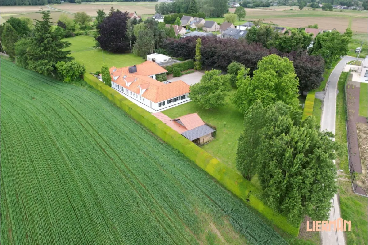 Villa te  koop in Affligem 1790 0.00€ 4 slaapkamers 661.00m² - Zoekertje 721012