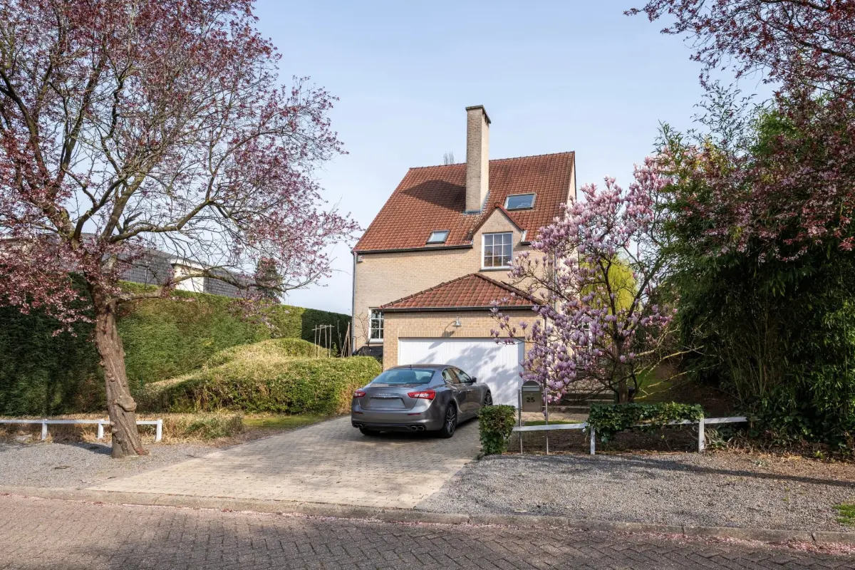 Villa te  koop in Waterloo 1410 1095000.00€ 4 slaapkamers 360.00m² - Zoekertje 721523