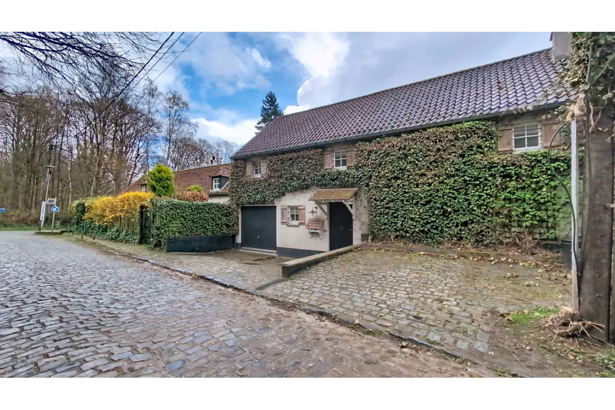 Huis te  huur in Terhulpen 1310 1850.00€ 3 slaapkamers 137.00m² - Zoekertje 722700