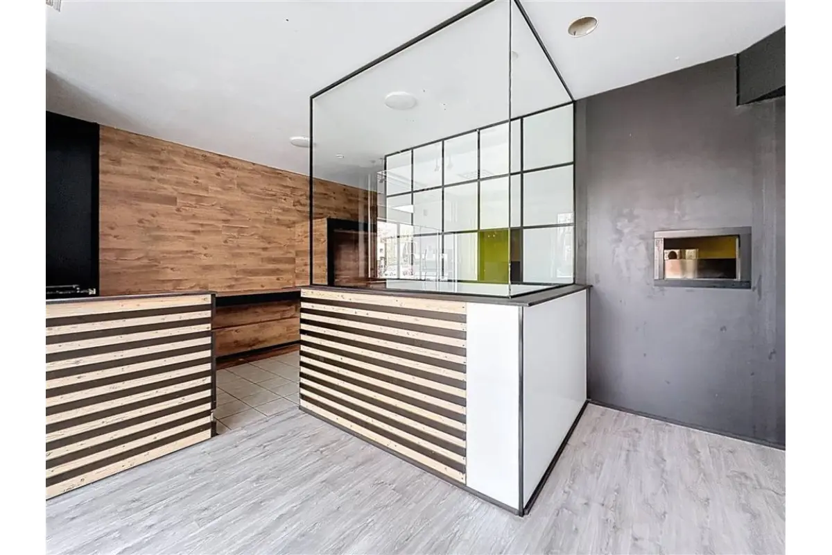 Commerce à louer à Rixensart 1330 900.00€  chambres m² - Annonce 724524