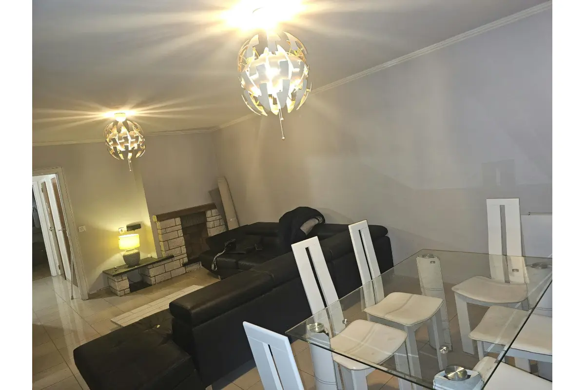 Appartement te  huur in Sint-Pieters-Leeuw 1600 1500.00€  slaapkamers m² - Zoekertje 727685