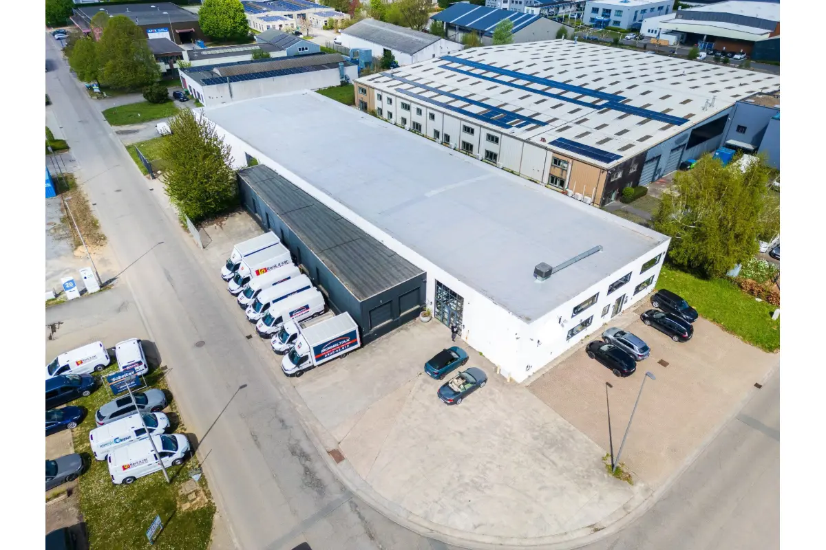 Handelszaak te  huur in Waver 1300 12000.00€  slaapkamers 2150.00m² - Zoekertje 727163