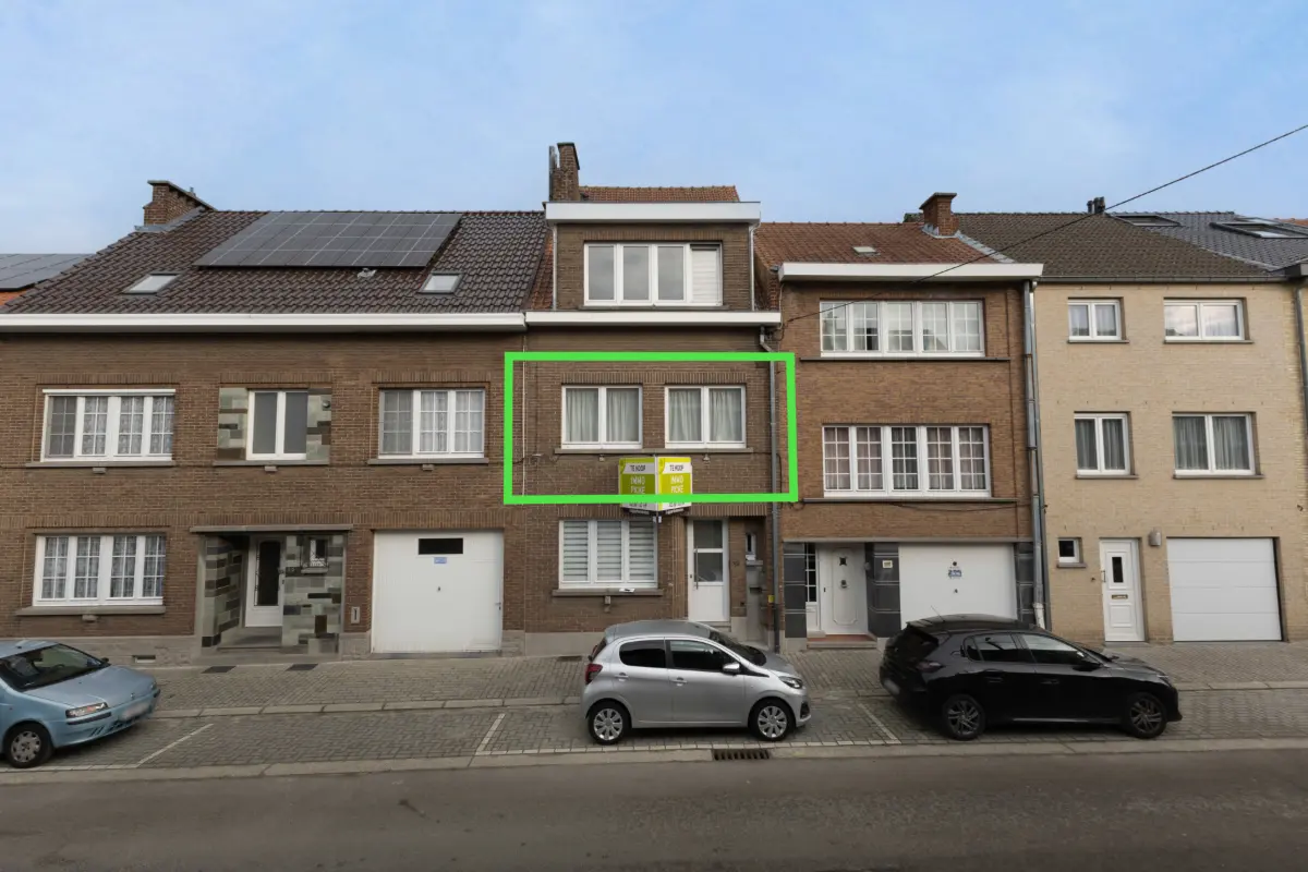 Appartement te  koop in Sint-Pieters-Leeuw 1600 215000.00€ 1 slaapkamers 61.00m² - Zoekertje 729522