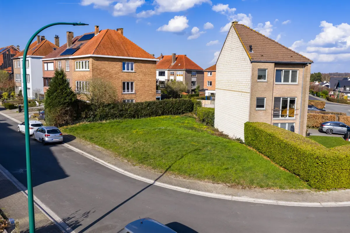 Grond te  koop in Sint-Genesius-Rode 1640 245000.00€  slaapkamers m² - Zoekertje 729339