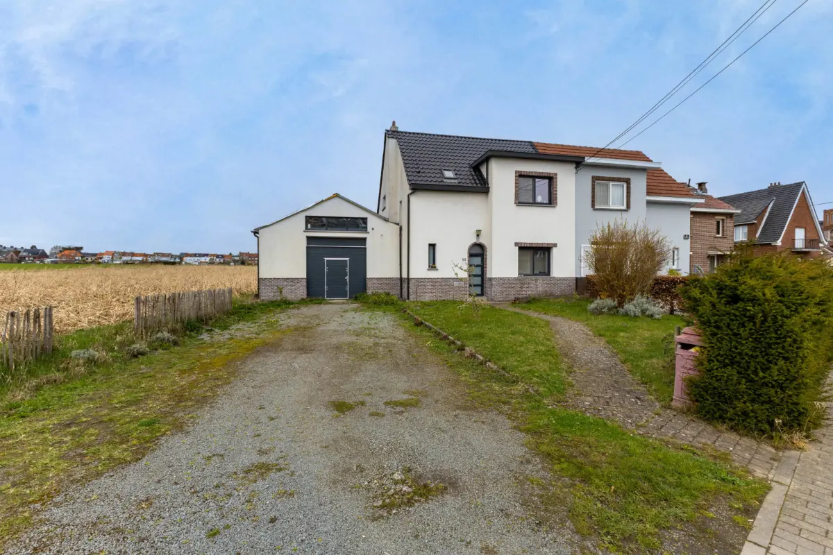 Huis te  koop in Sint-Pieters-Leeuw 1600 545000.00€ 3 slaapkamers 146.81m² - Zoekertje 729521