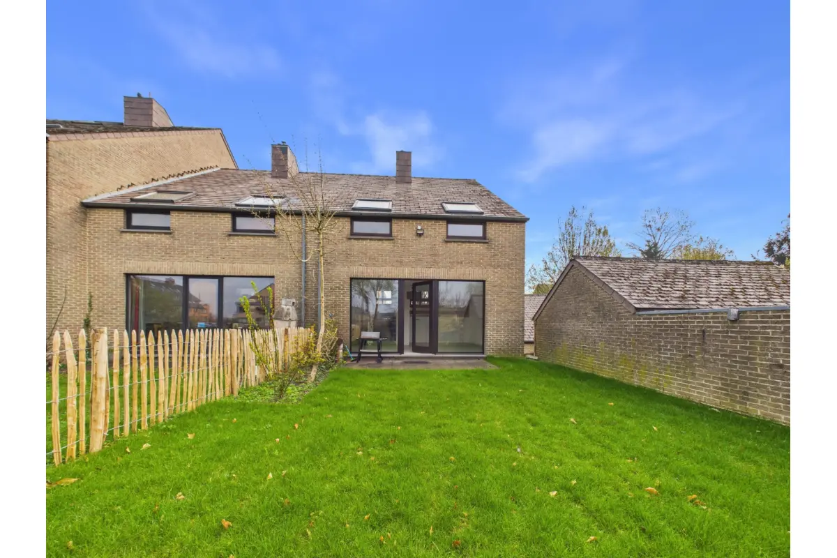 Huis te  huur in Louvain-la-Neuve 1348 1800.00€ 4 slaapkamers 150.00m² - Zoekertje 730090