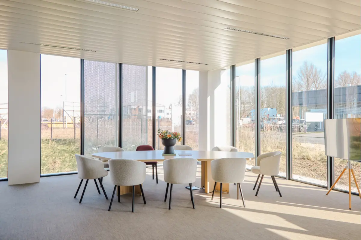 Commerce à louer à Thines 1402 1300.00€  chambres 75.00m² - Annonce 730690