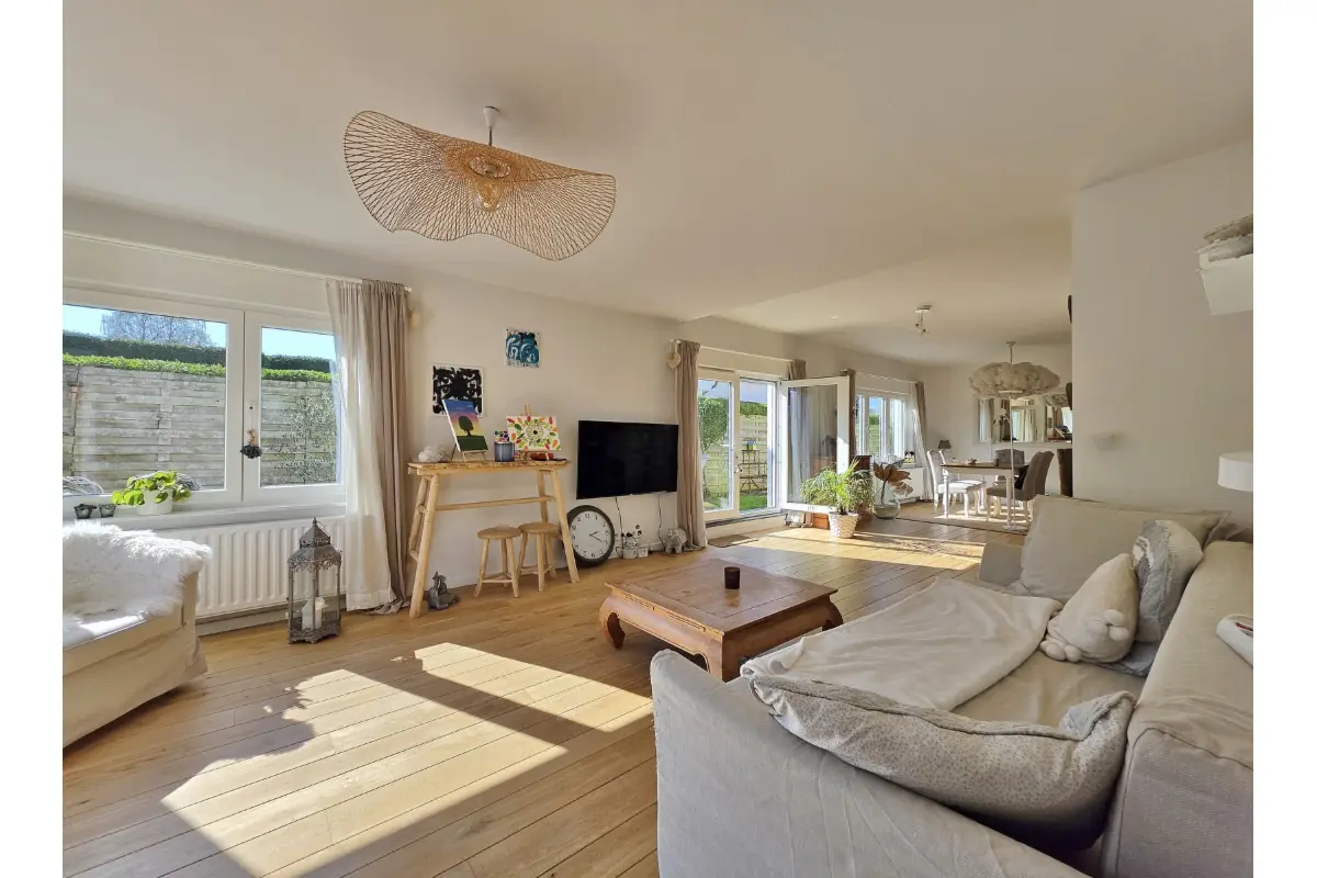 Huis te  huur in Wezembeek-Oppem 1970 2500.00€ 3 slaapkamers 186.00m² - Zoekertje 730646