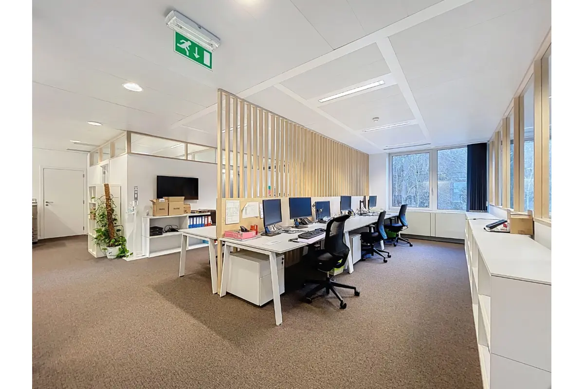 Handelszaak te  koop in Waterloo 1410 325000.00€  slaapkamers 163.00m² - Zoekertje 732418