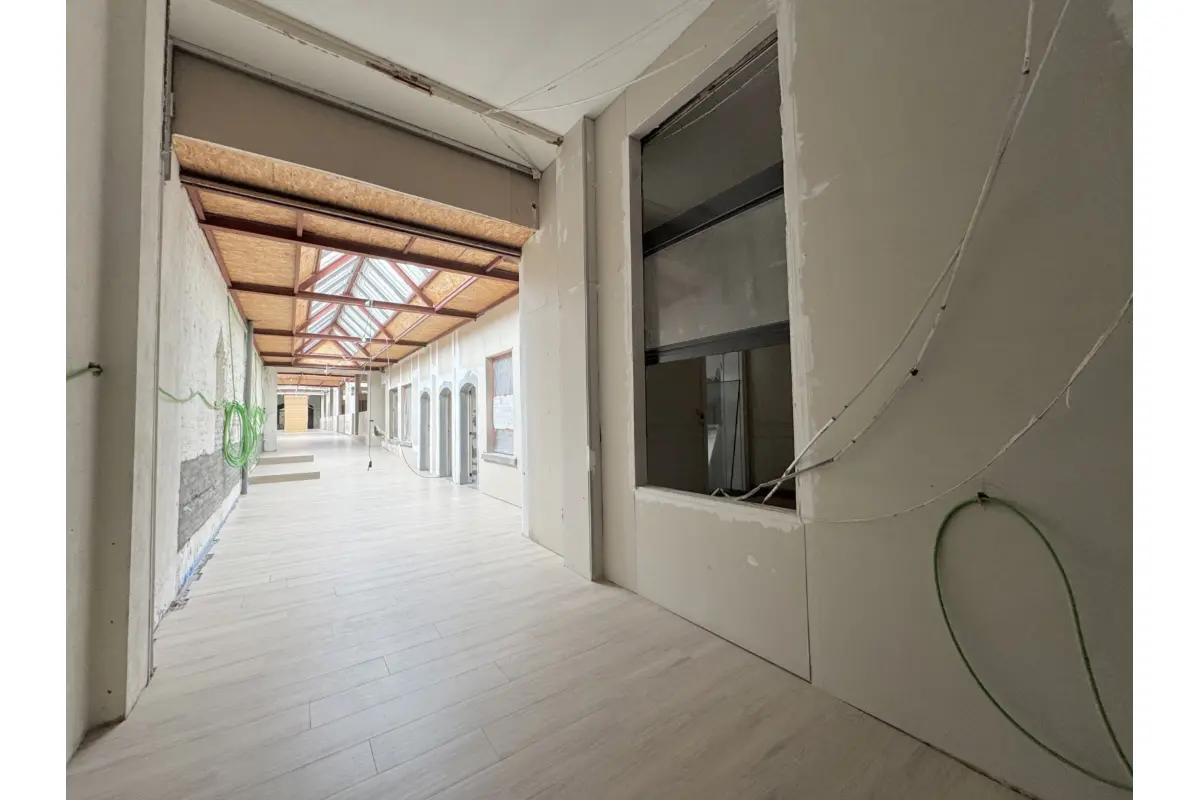 Commerce à  à Uccle 1180 969000.00€  chambres 1270.00m² - Annonce 734047