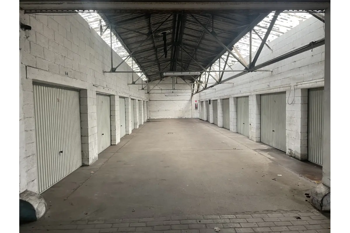 Box te  in Elsene 1050 35000.00€  slaapkamers m² - Zoekertje 735113