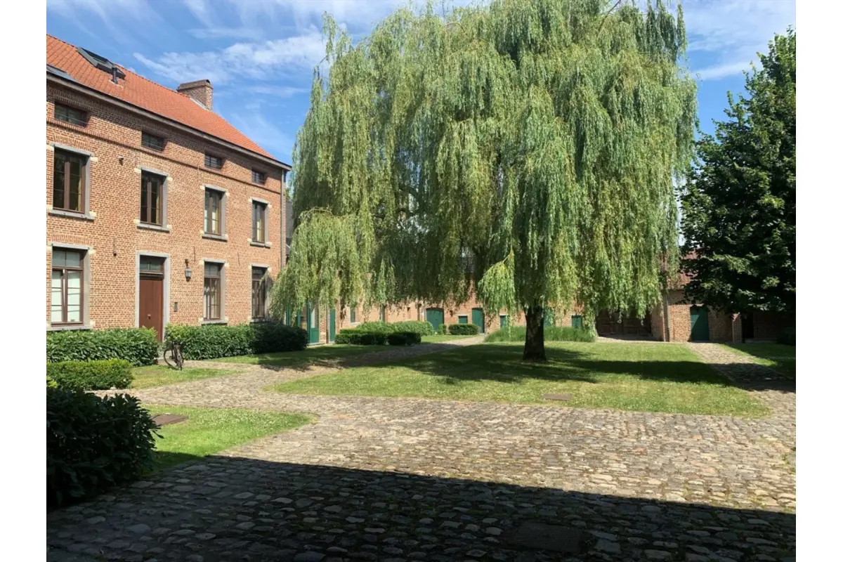 Appartement à louer à Rhode-Saint-Genese 1640 1650.00€ 3 chambres m² - Annonce 735801
