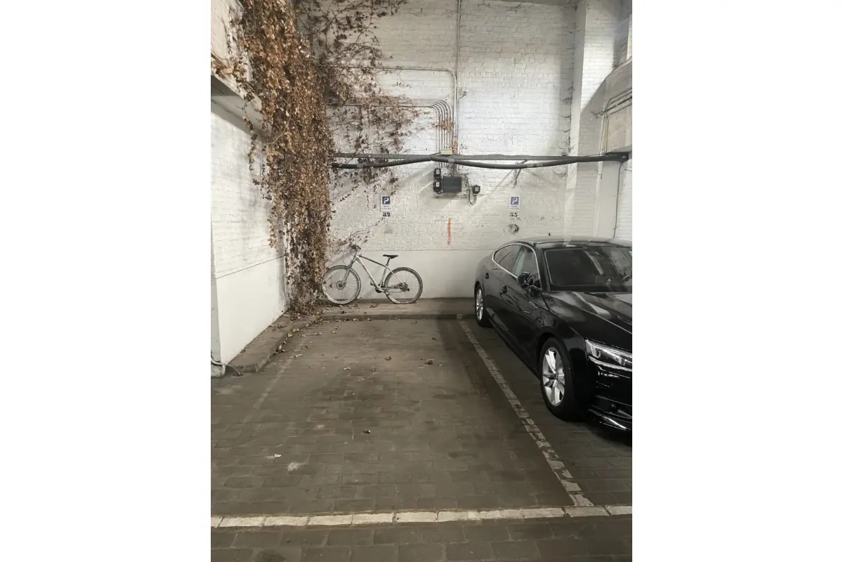 Parking te  in Elsene 1050 25000.00€  slaapkamers m² - Zoekertje 735112