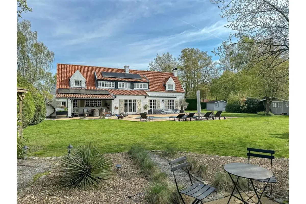 Villa à vendre à Lasne-Chapelle-Saint-Lambert 1380 1095000.00€ 4 chambres 315.00m² - Annonce 736137