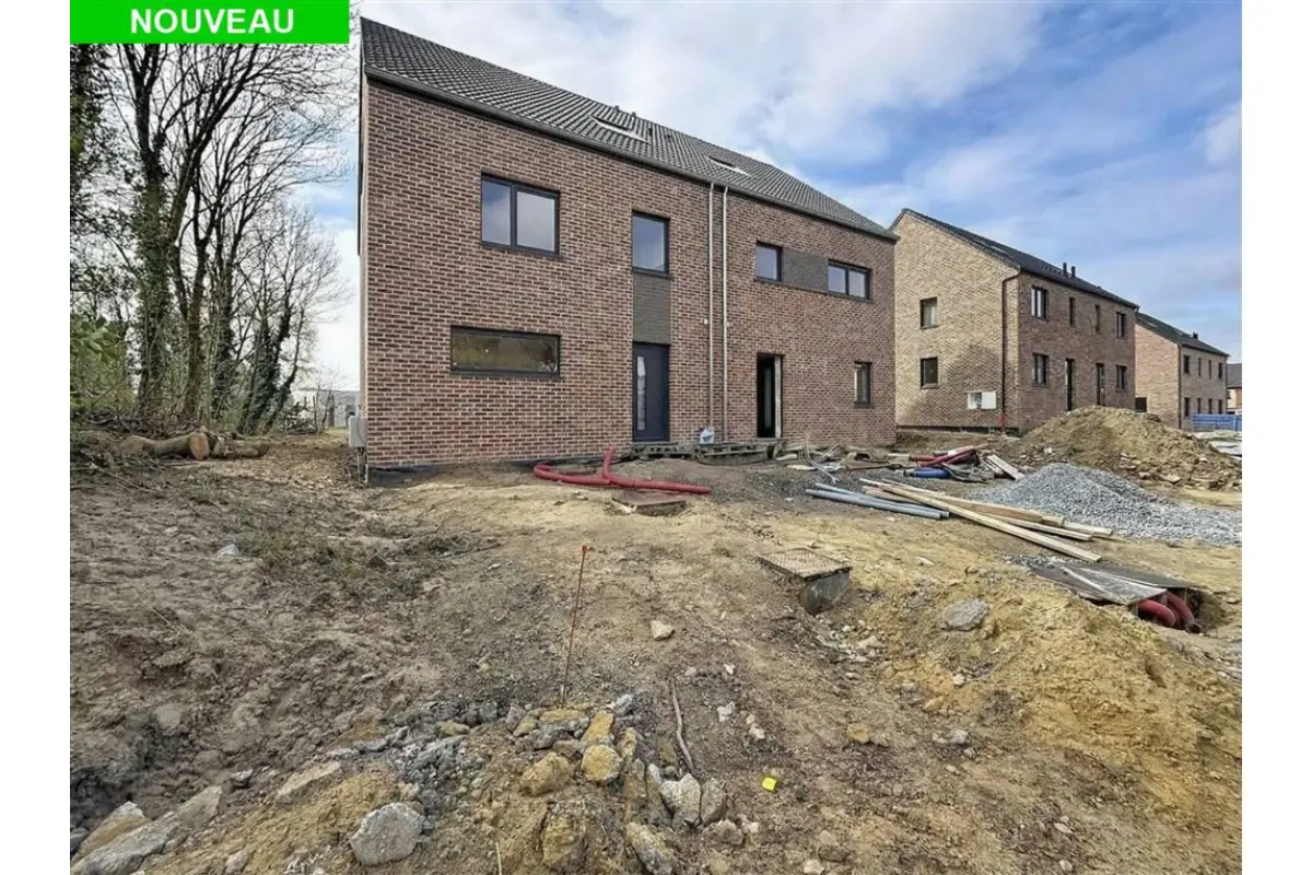 Villa te  huur in Mont-Saint-Guibert 1435 1750.00€ 4 slaapkamers 160.00m² - Zoekertje 736019