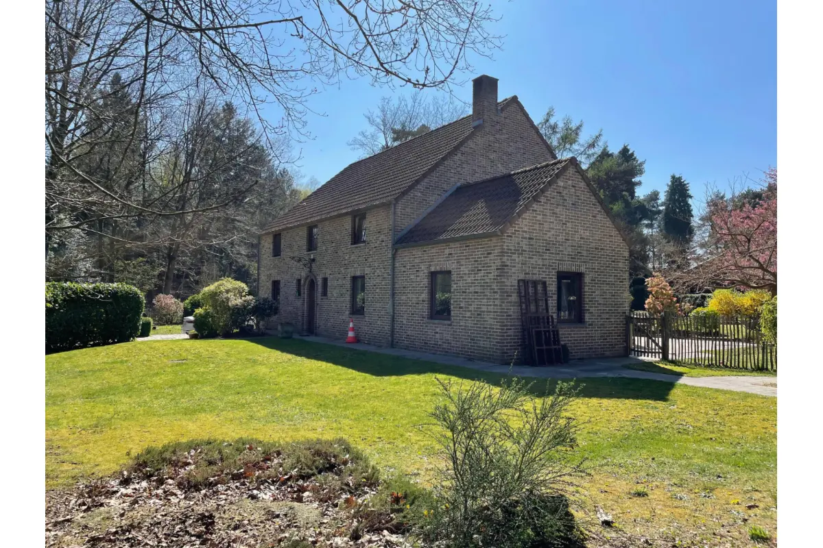 Villa à vendre à Limal 1300 845000.00€ 4 chambres m² - Annonce 736772