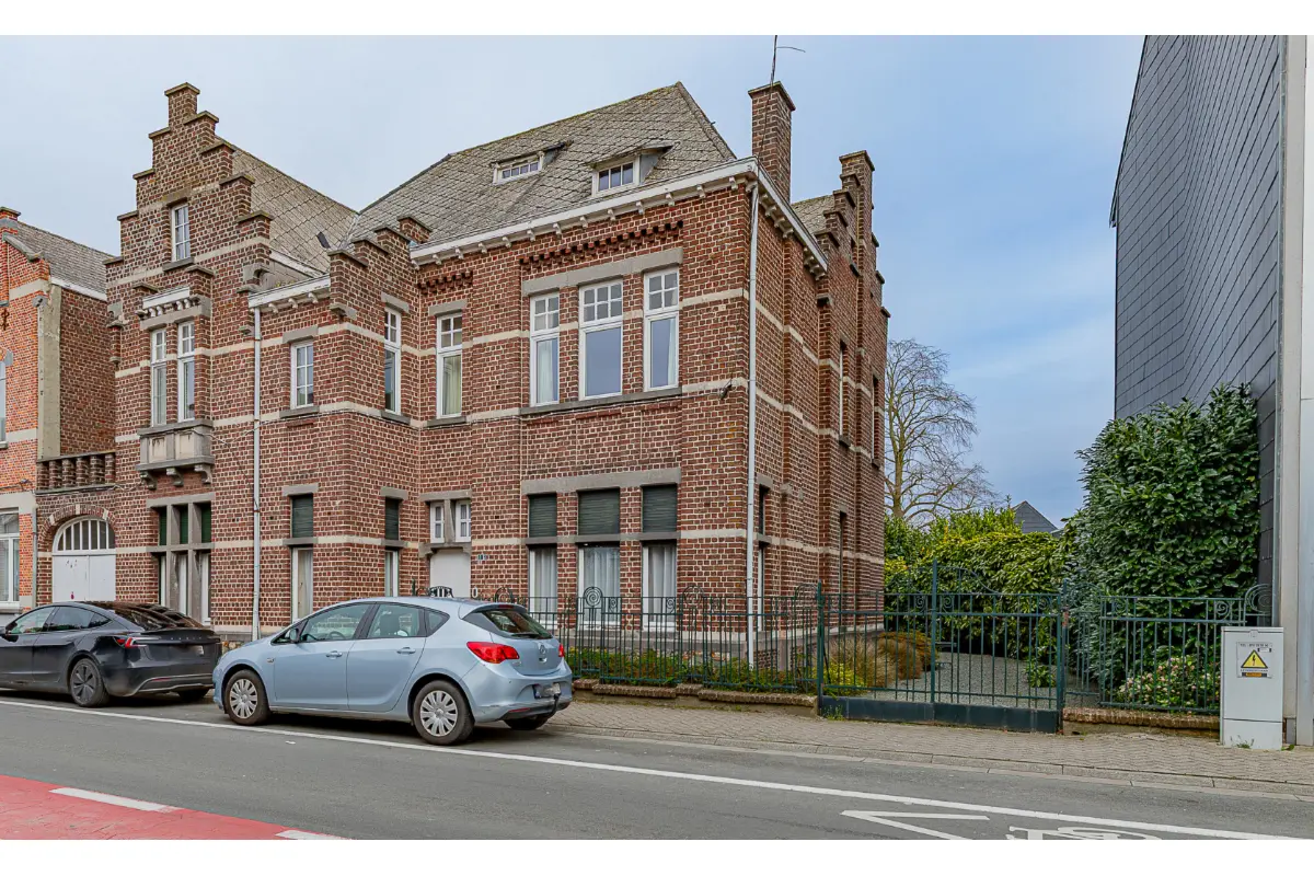 Herenhuis te  koop in Opwijk 1745 480000.00€ 5 slaapkamers 261.17m² - Zoekertje 736825