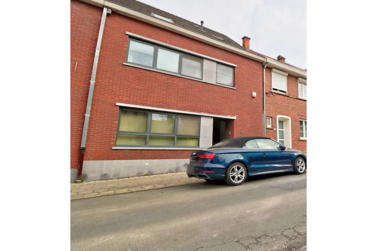 Huis te  huur in Wezembeek-Oppem 1970 2550.00€ 3 slaapkamers 197.00m² - Zoekertje 736555