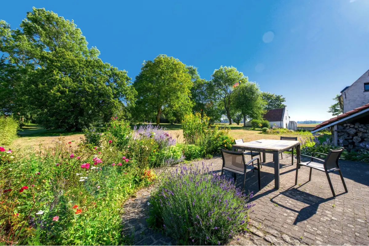 Huis te  huur in Plancenoit 1380 3900.00€ 5 slaapkamers 441.00m² - Zoekertje 737331