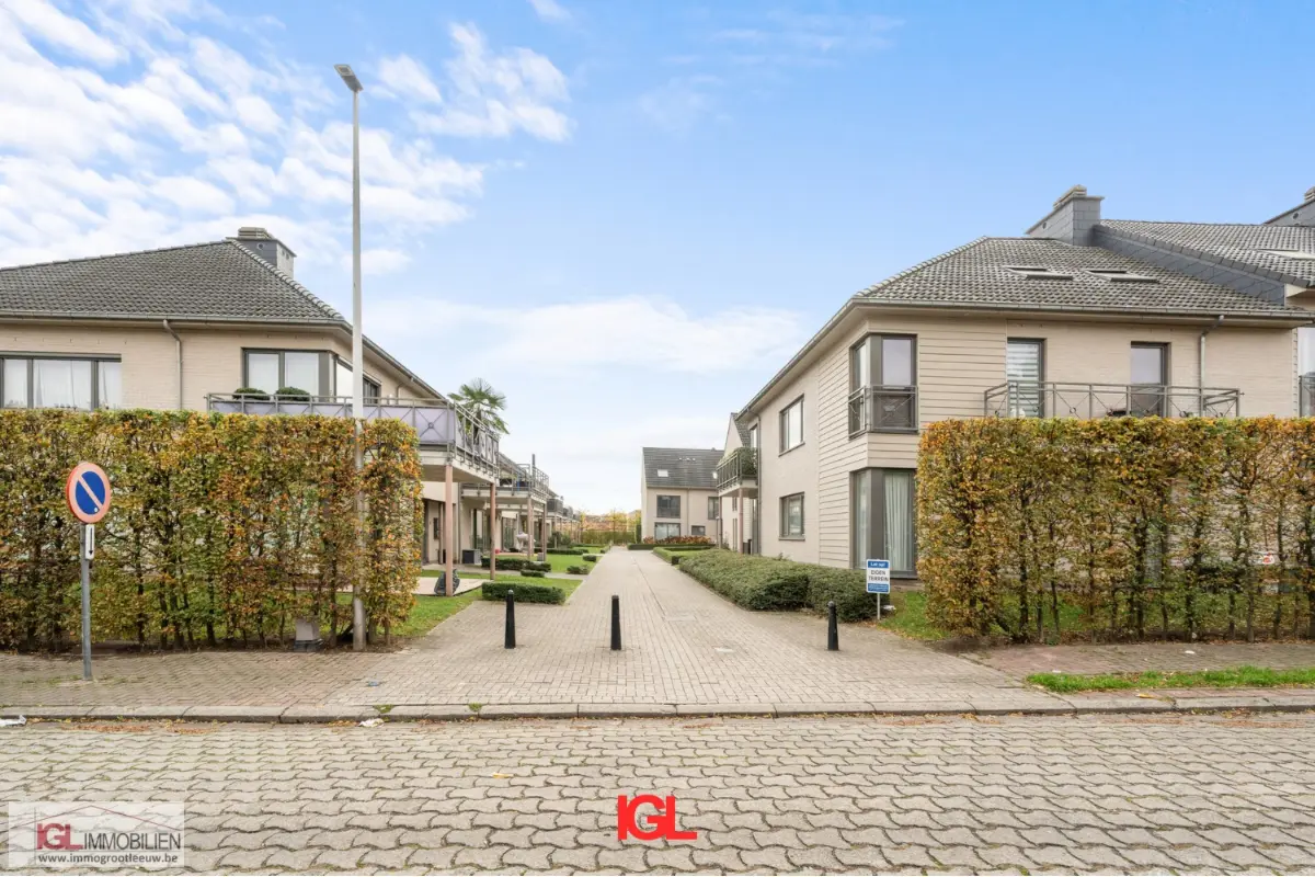 Duplex te  in Sint-Pieters-Leeuw 1600 420000.00€ 5 slaapkamers 173.00m² - Zoekertje 738064