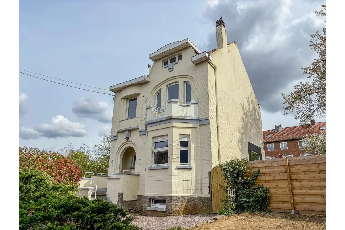 Huis te  huur in Louvain-la-Neuve 1348 1700.00€ 4 slaapkamers 165.00m² - Zoekertje 737927