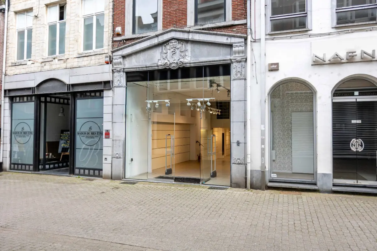 Handelszaak te  huur in Waver 1300 2275.00€  slaapkamers 265.00m² - Zoekertje 737656