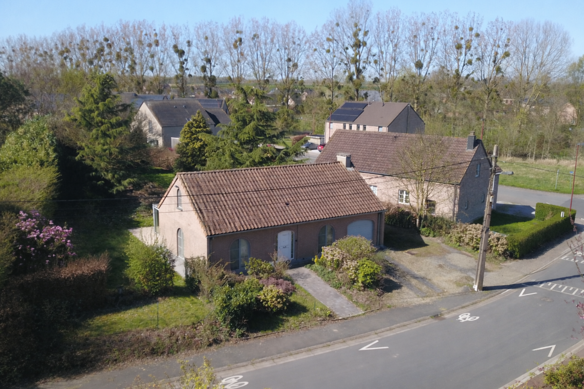 Villa te  in Edingen 7850 445000.00€ 3 slaapkamers 160.00m² - Zoekertje 738804