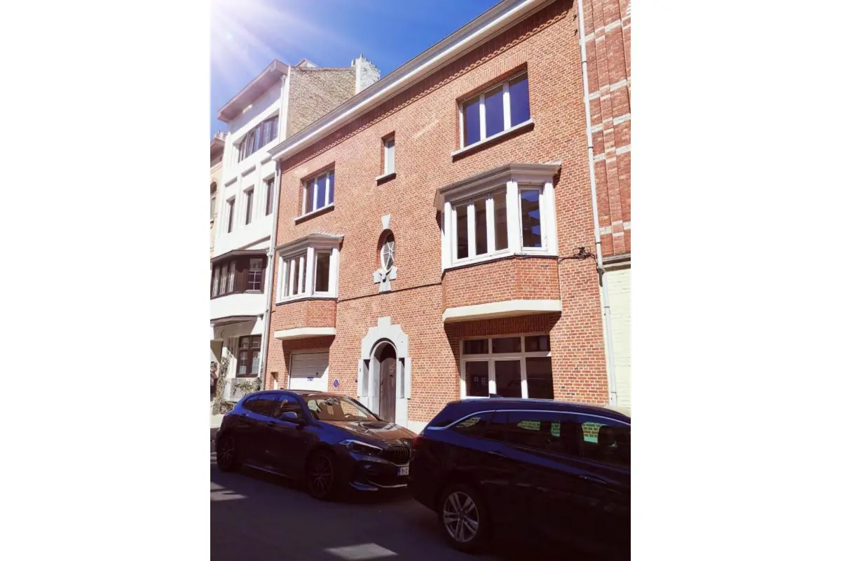Maison à  à Uccle 1180 3355.00€ 5 chambres 271.00m² - Annonce 739822