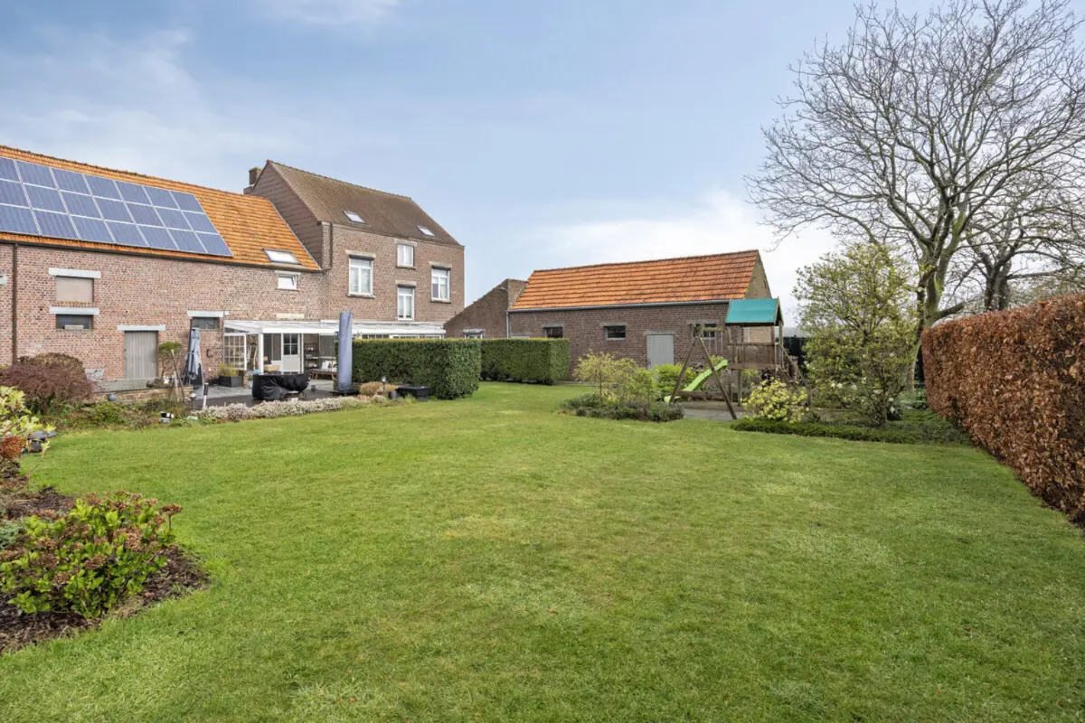 Bungalow te  koop in Asse 1730 1395000.00€ 4 slaapkamers 368.00m² - Zoekertje 739604